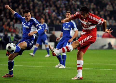 曼联2-2伯恩利继续丢分！弗莱彻激活谢什科还不够，球迷呼唤索帅