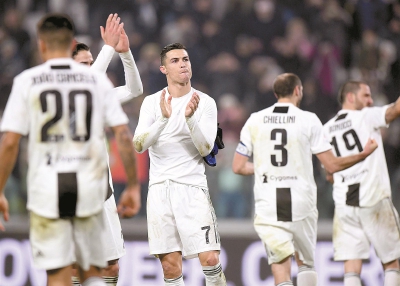 态度成谜！字母哥力挺留队又赞库里，美杨毅：别让他和库里联手